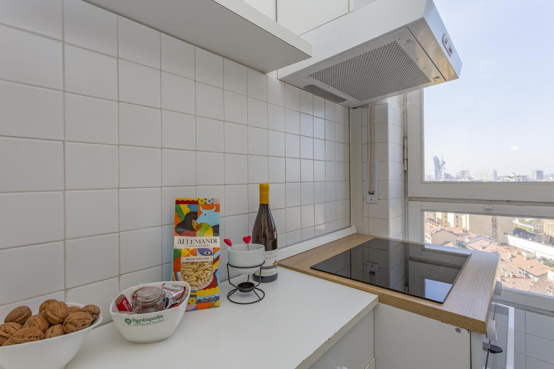 Skyline View Biancamano 1 Bdr With Balcony By Rentopolis มิลาน ภายนอก รูปภาพ